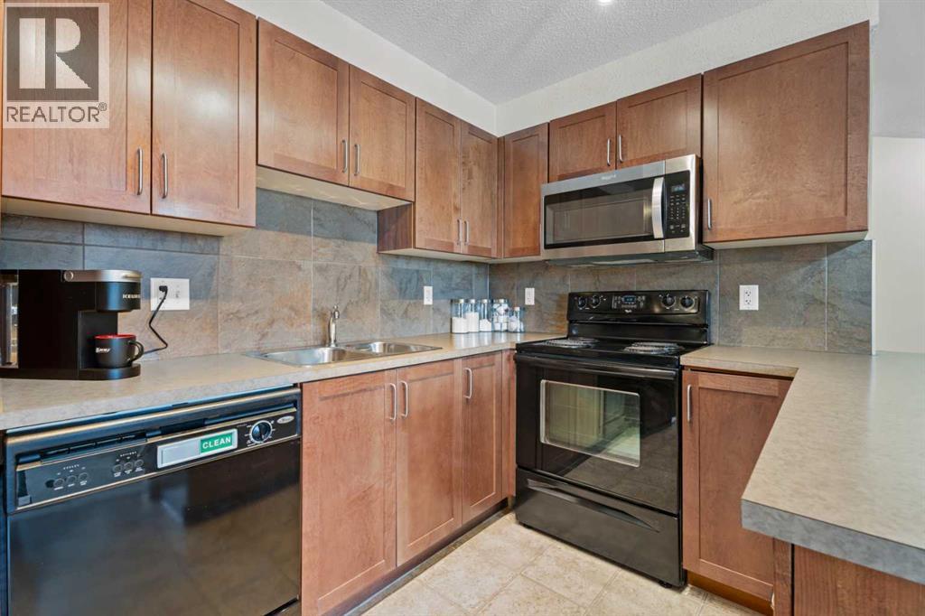201, 162 Country Village Circle NE, Calgary, Alberta  T3K 0E6 - Photo 12 - A2310385