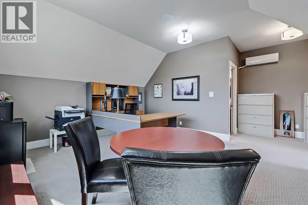 85 Rockcliff Heights NW, Calgary, Alberta  T3G 0C7 - Photo 36 - A2311582