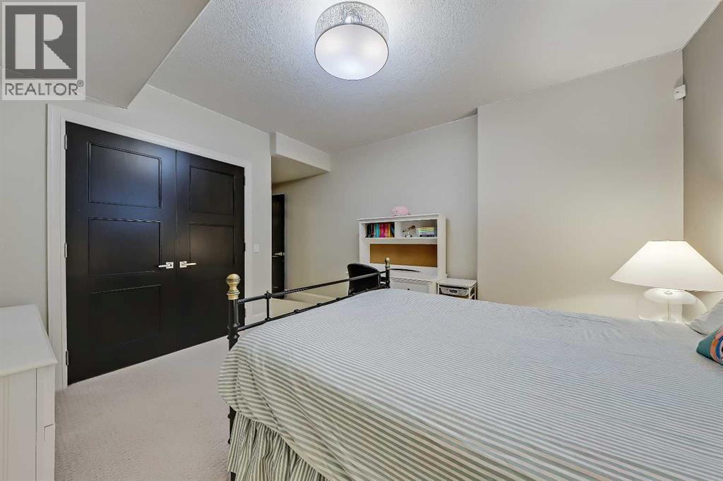 85 Rockcliff Heights NW, Calgary, Alberta  T3G 0C7 - Photo 41 - A2311582