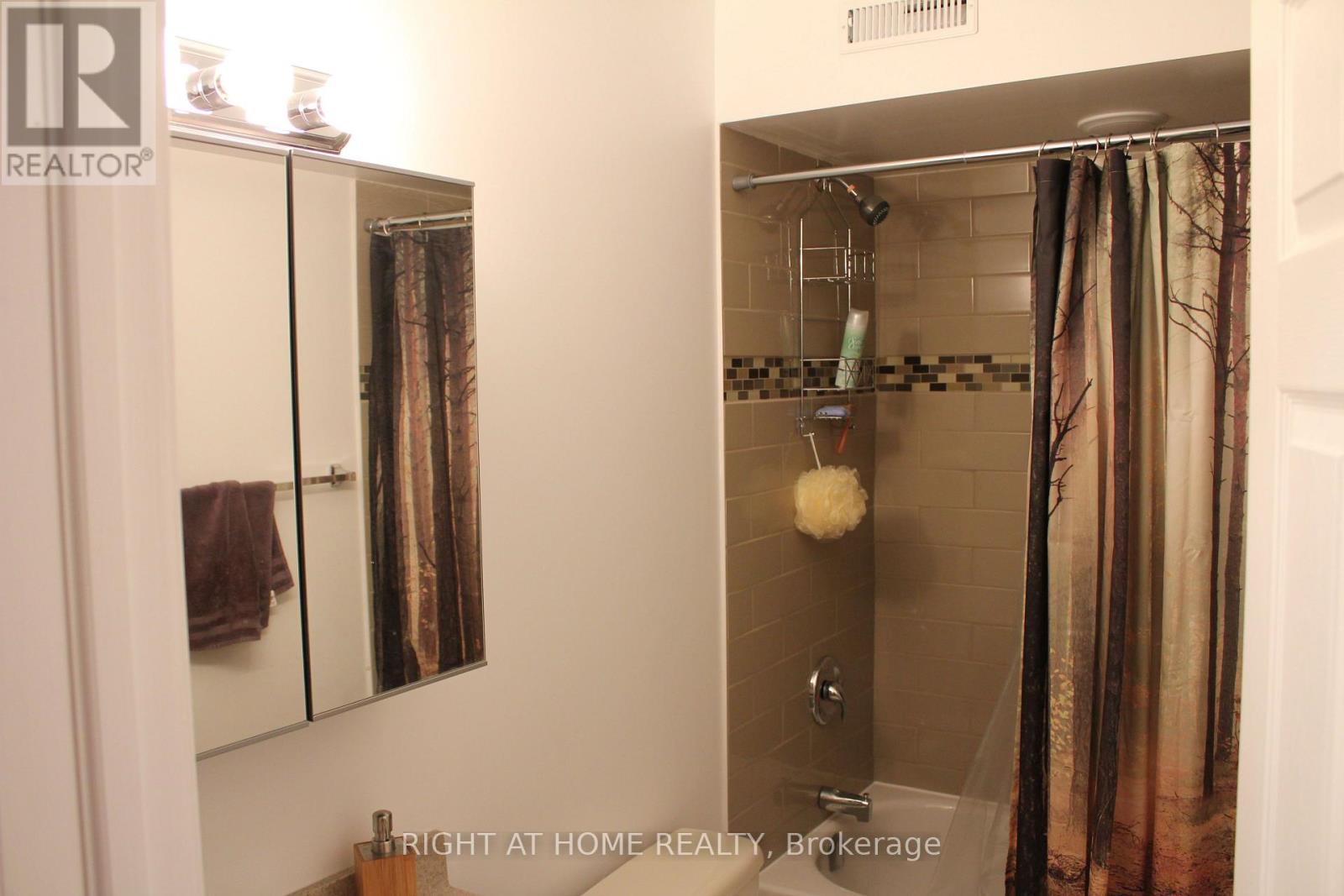 2 - 64 Daphne -Lower Crescent, Barrie, Ontario  L4M 2Y9 - Photo 4 - S13146978