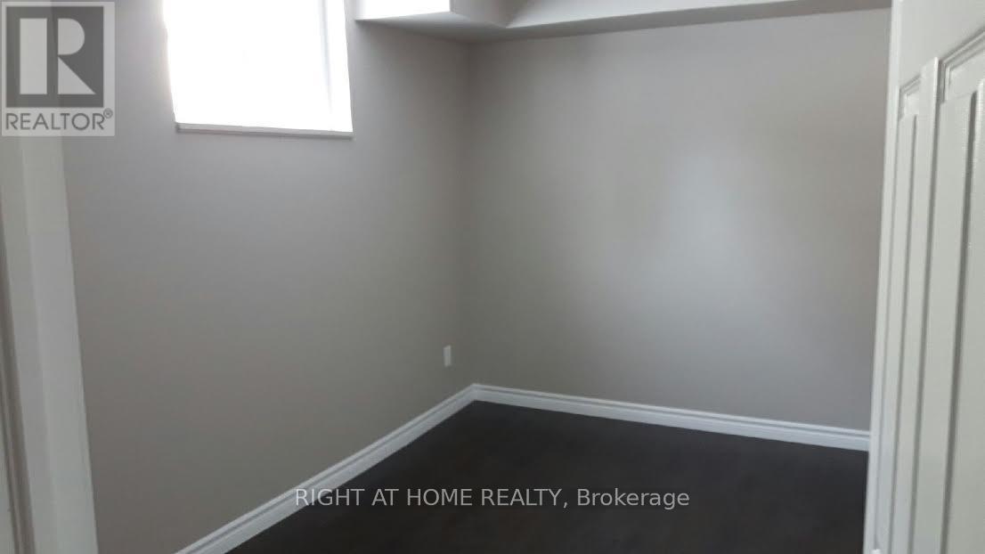 2 - 64 Daphne -Lower Crescent, Barrie, Ontario  L4M 2Y9 - Photo 7 - S13146978