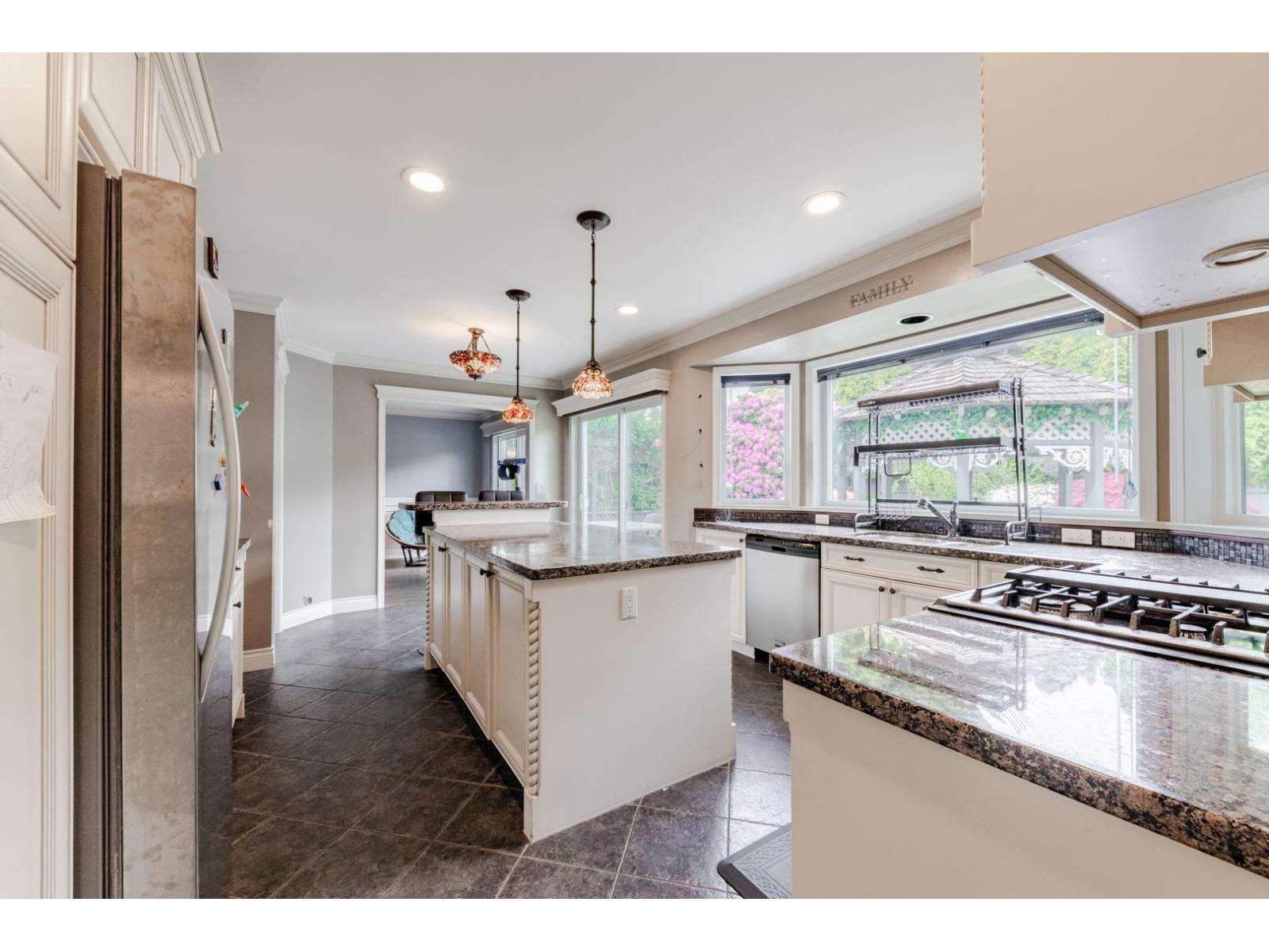 12931 18 Avenue, Surrey, British Columbia  V4A 7P7 - Photo 3 - R3125245
