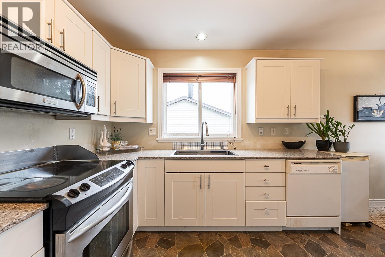 781 Chilko Drive, Coquitlam, British Columbia  V3C 4X2 - Photo 7 - R3125238