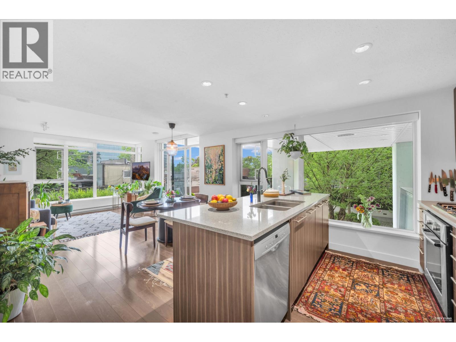 201 608 BELMONT STREET, New Westminster, British Columbia
