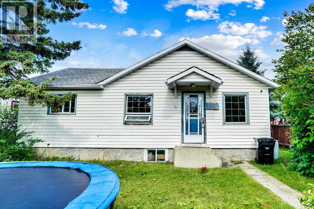 306 1 Street E, Cremona, Alberta