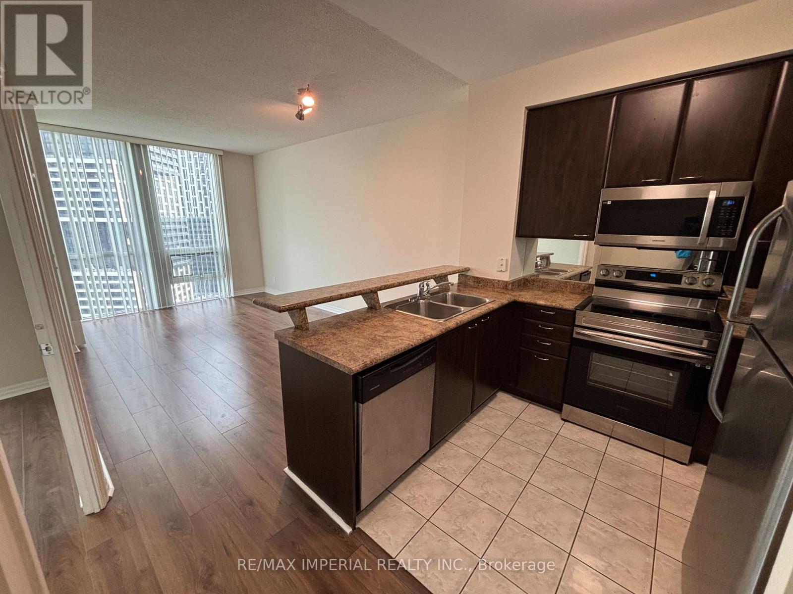 2110 - 220 Burnhamthorpe Road W, Mississauga, Ontario  L5B 4N4 - Photo 11 - W13146960