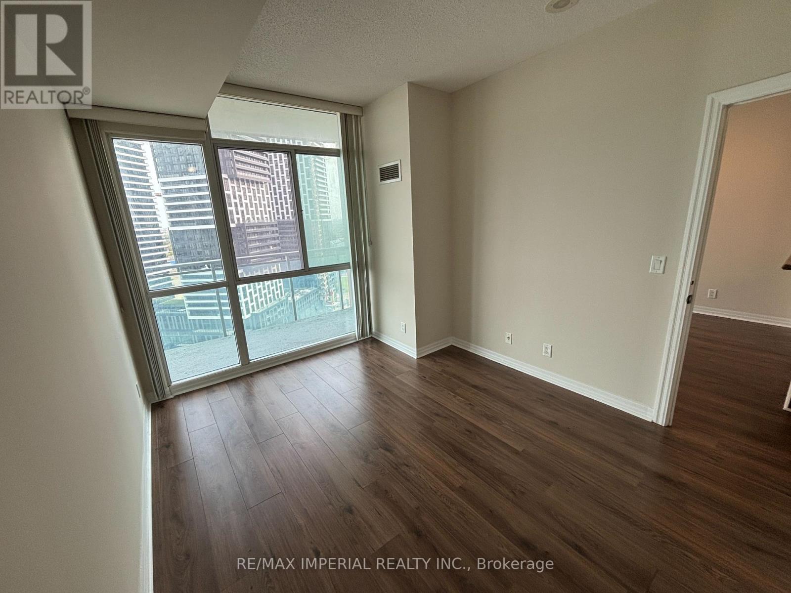 2110 - 220 Burnhamthorpe Road W, Mississauga, Ontario  L5B 4N4 - Photo 12 - W13146960