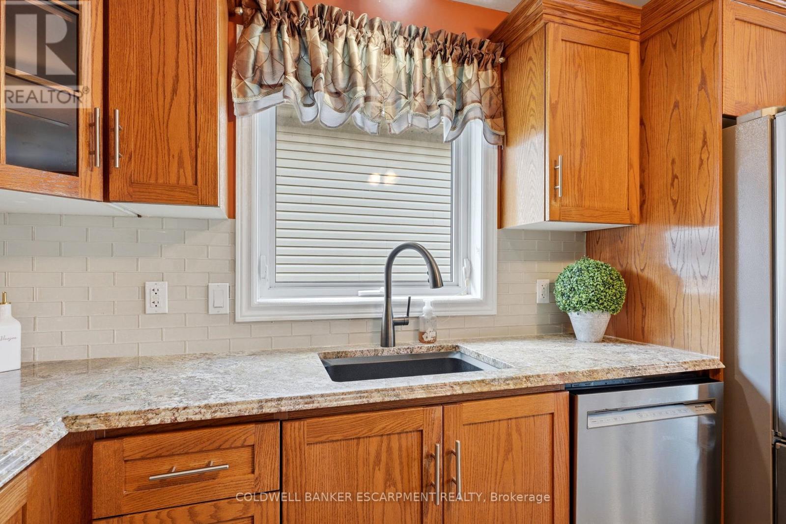 11 Kingsley Road, Halton Hills, Ontario  L7J 2Z5 - Photo 13 - W13146976