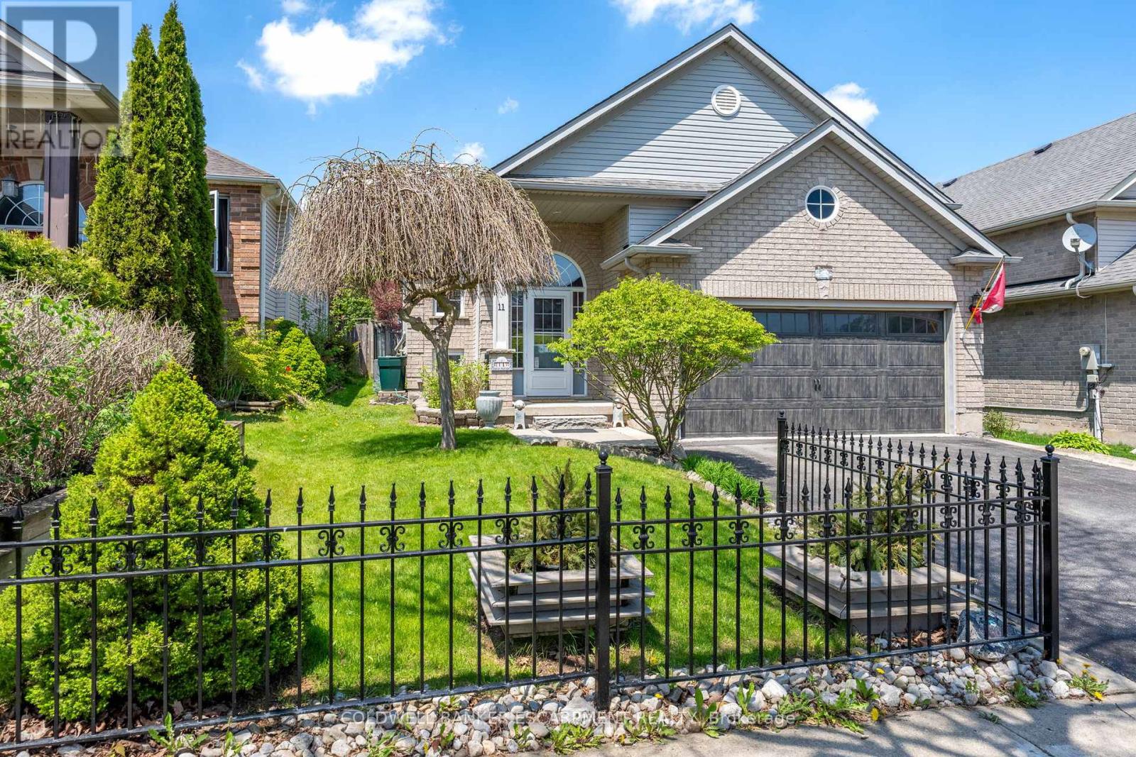 11 Kingsley Road, Halton Hills, Ontario  L7J 2Z5 - Photo 2 - W13146976