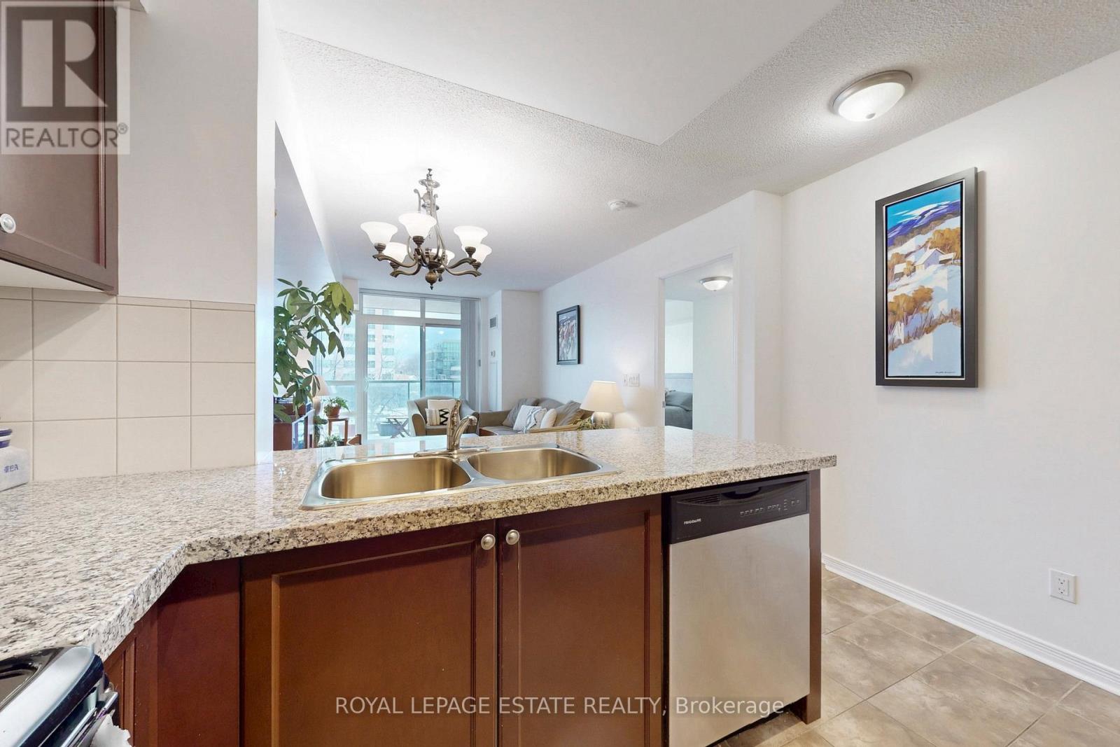 204 - 3 Michael Power Place, Toronto, Ontario  M9A 0A2 - Photo 10 - W13146980