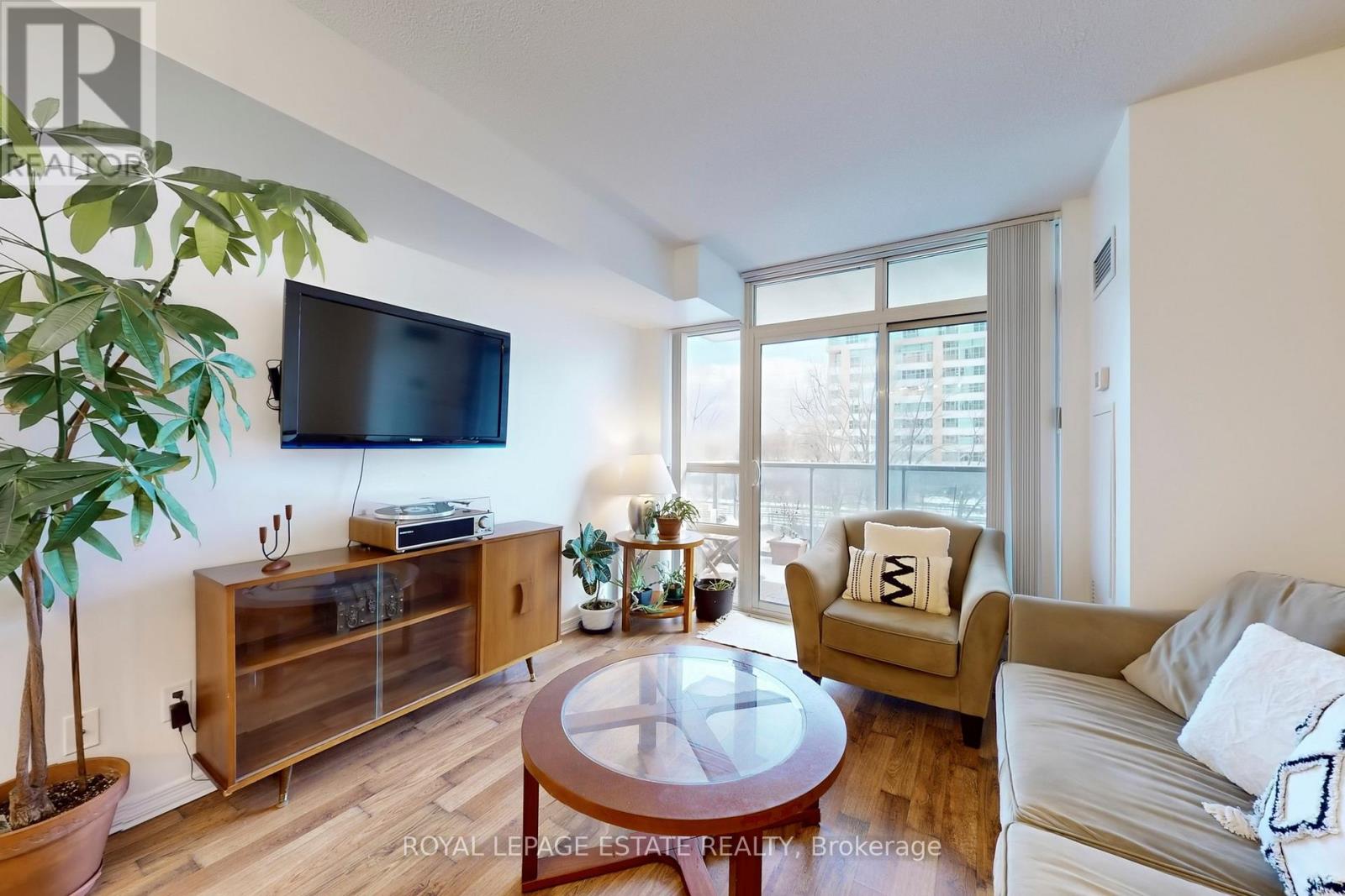 204 - 3 Michael Power Place, Toronto, Ontario  M9A 0A2 - Photo 5 - W13146980