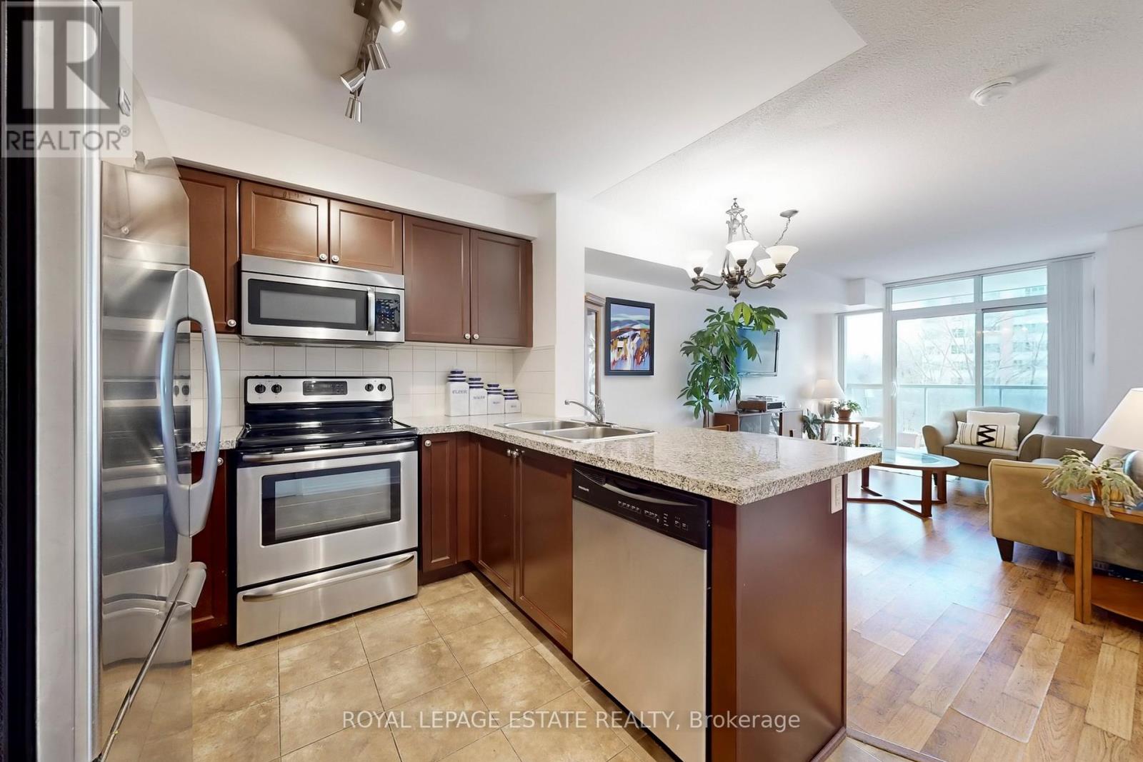 204 - 3 Michael Power Place, Toronto, Ontario  M9A 0A2 - Photo 8 - W13146980