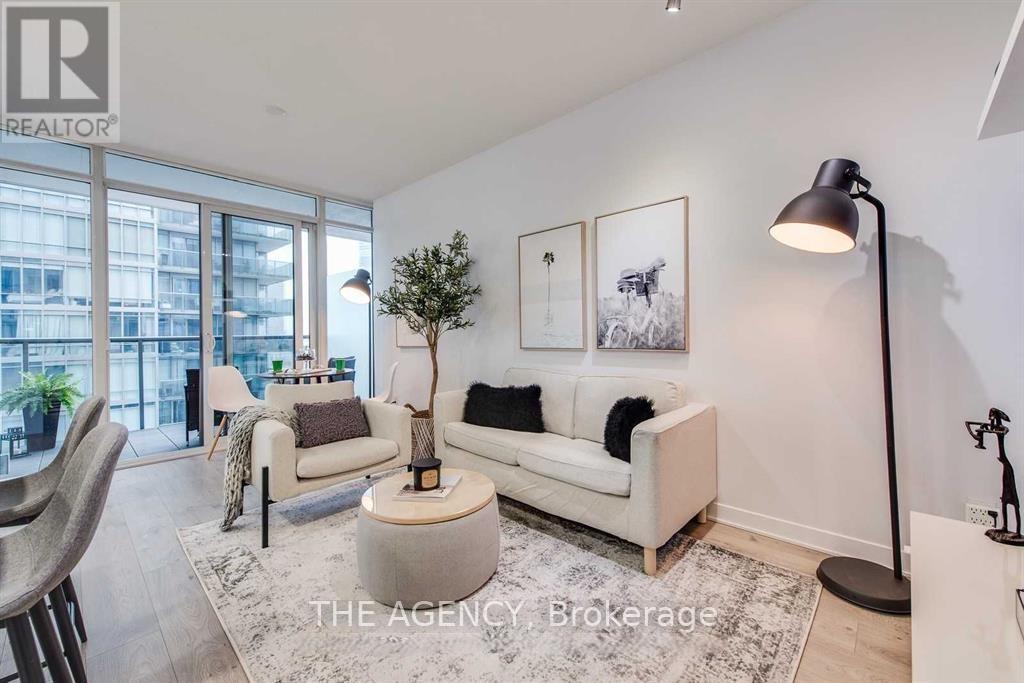 1510 - 88 Park Lawn Road, Toronto, Ontario M8Y 0B5 - Photo 3 - W13146986