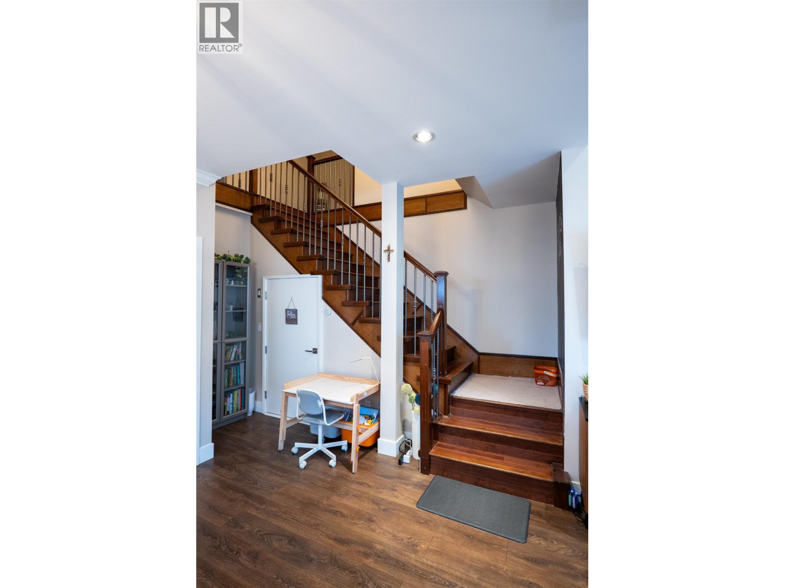 6982 Burns Court, Burnaby, British Columbia  V5E 1T6 - Photo 8 - R3125270