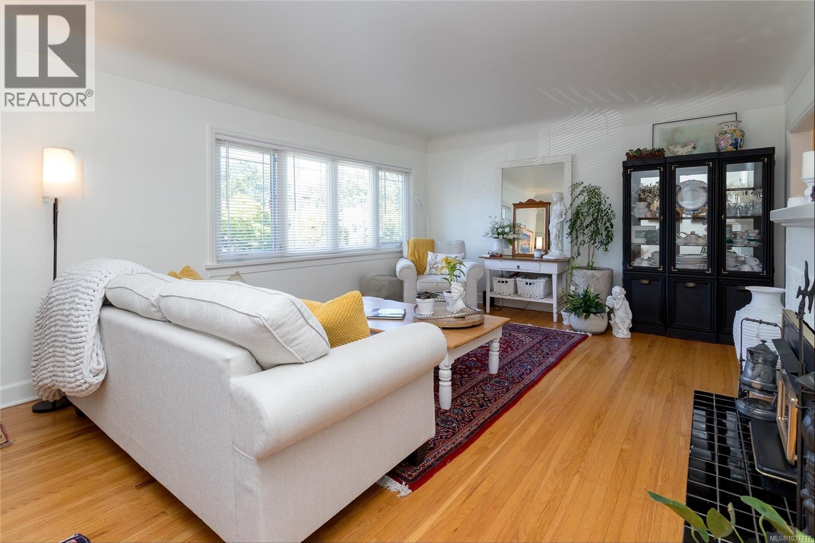 855 Linkleas Ave, Oak Bay, British Columbia  V8S 5C4 - Photo 4 - 1037417