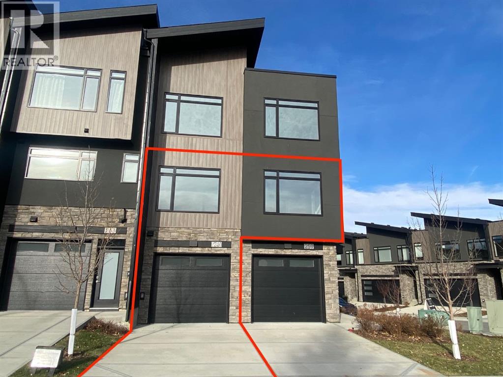 261 Royal Elm Road NW, Calgary, Alberta