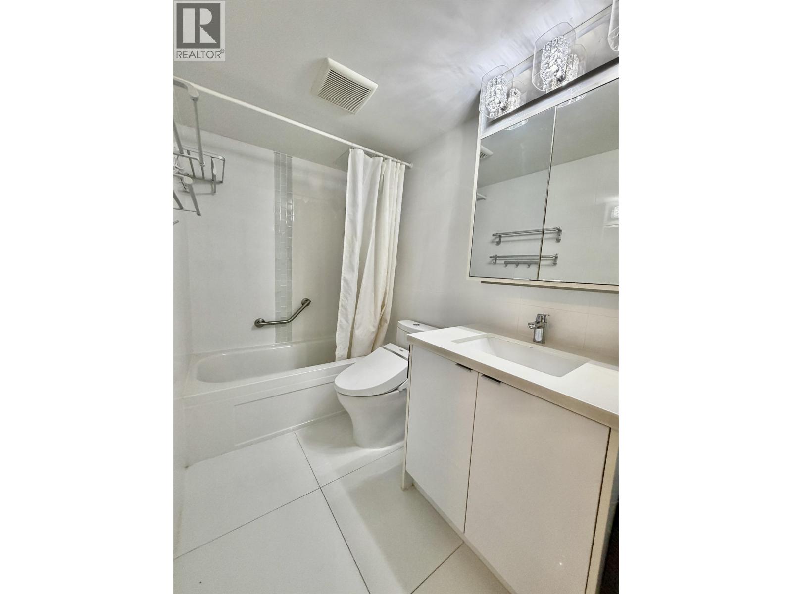 233 8460 Lansdowne Road, Richmond, British Columbia  V6X 3G8 - Photo 9 - R3125353