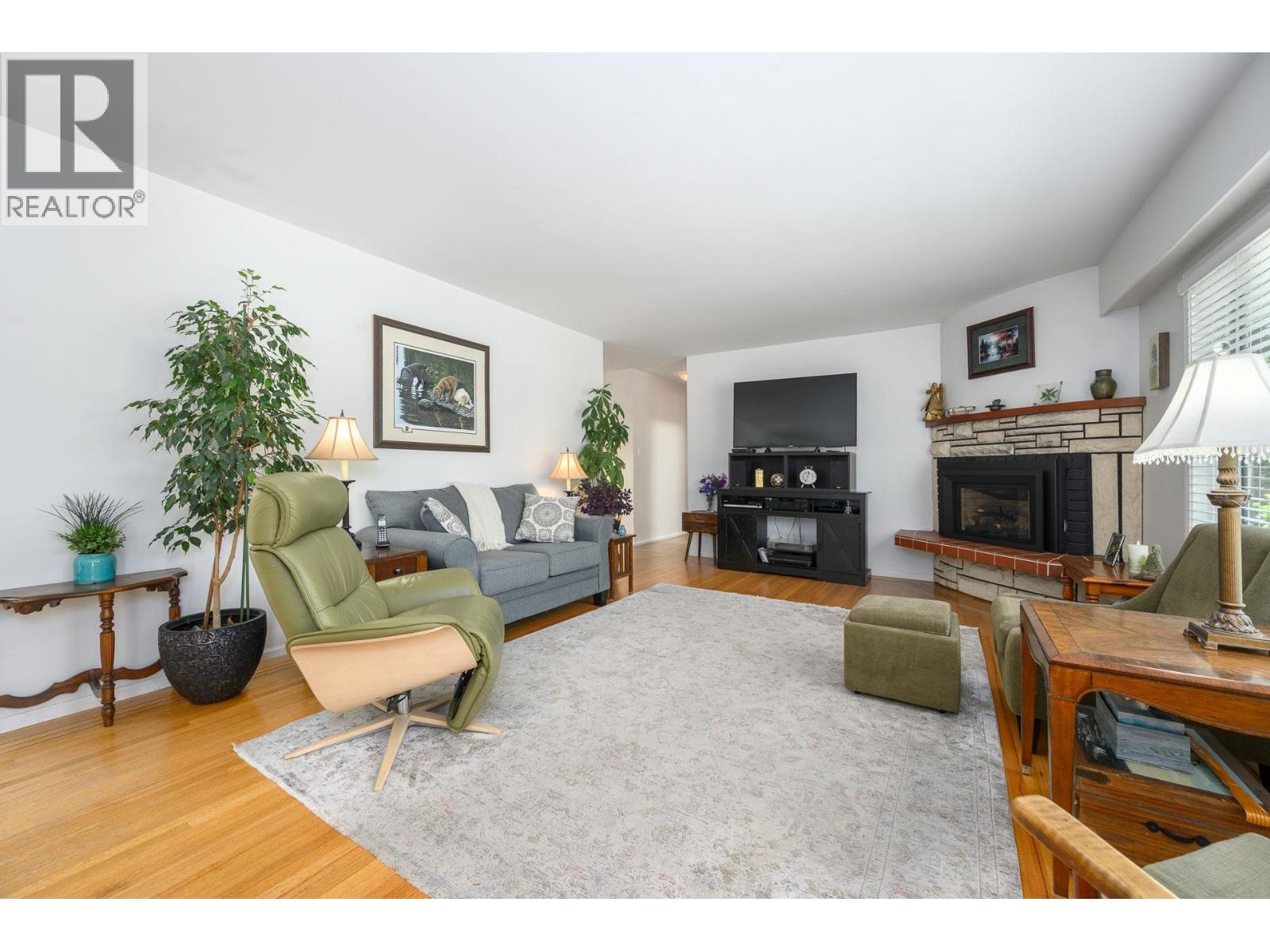 957 56a Street, Delta, British Columbia  V4L 1Y6 - Photo 3 - R3125332