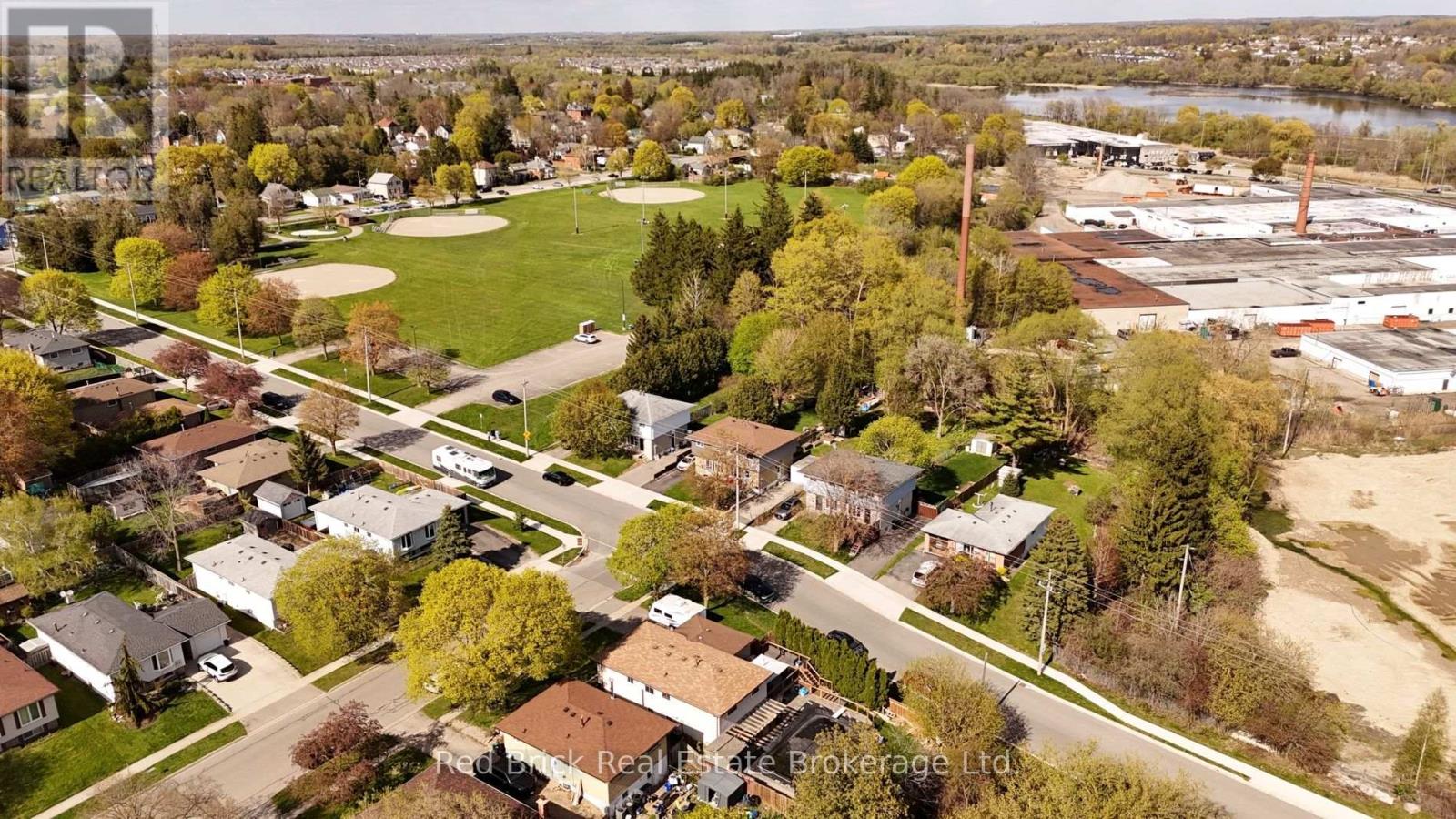 51 Clemens Avenue, Cambridge, Ontario  N3C 2W6 - Photo 2 - X13147014