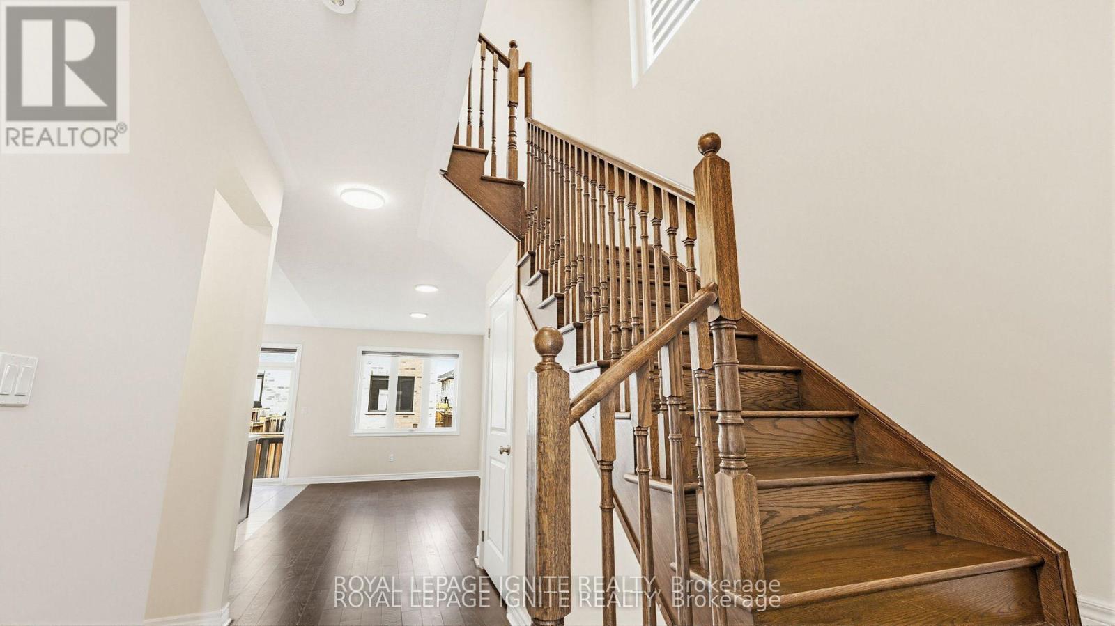 1168 Drawstring Lane, Pickering, Ontario  L1X 0G7 - Photo 6 - E13147068
