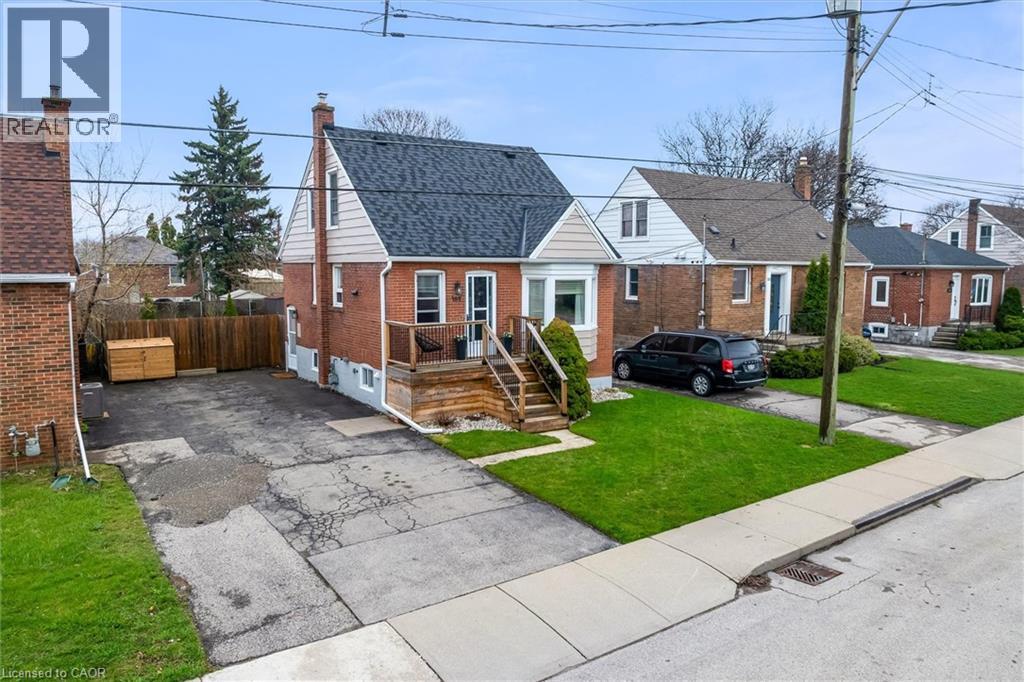 189 East 14th Street, Hamilton, Ontario  L9A 4B7 - Photo 2 - 40819955