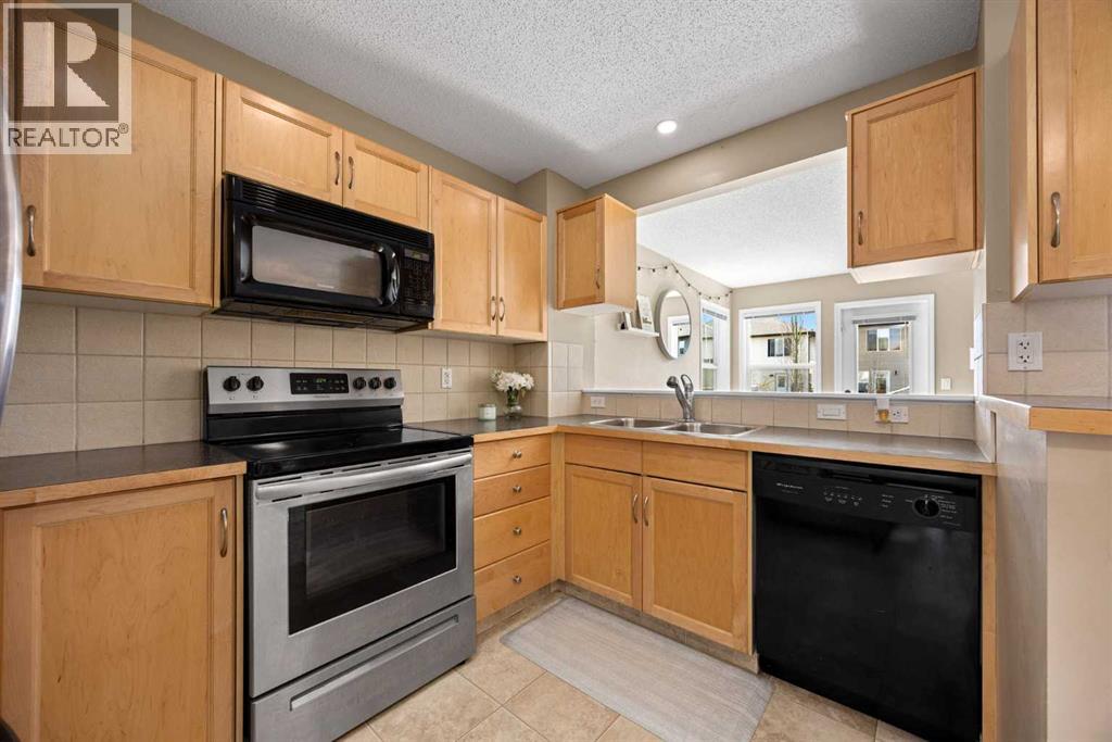 133 Luxstone Way SW, Airdrie, Alberta  T4B 3C2 - Photo 9 - A2310612