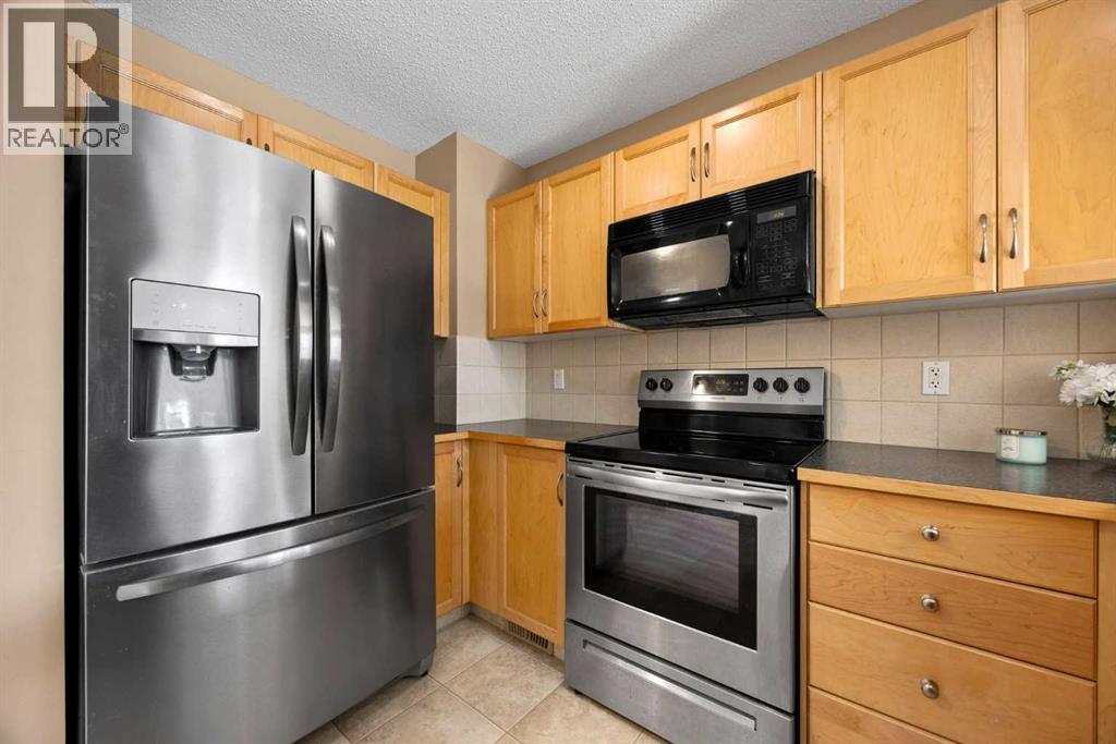 133 Luxstone Way SW, Airdrie, Alberta  T4B 3C2 - Photo 12 - A2310612