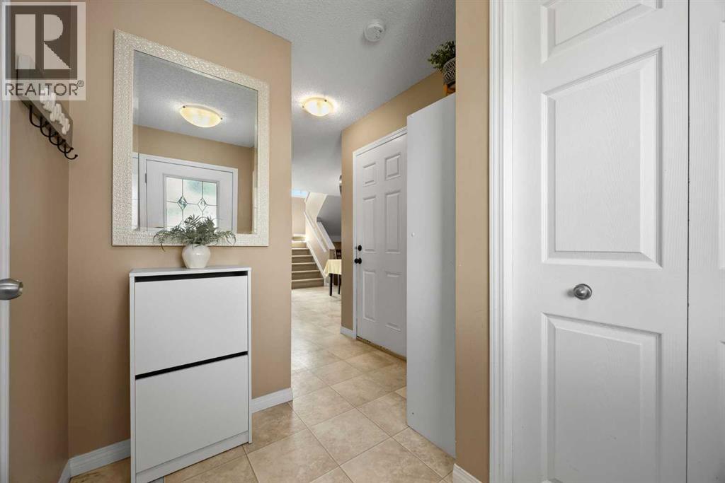 133 Luxstone Way SW, Airdrie, Alberta  T4B 3C2 - Photo 7 - A2310612
