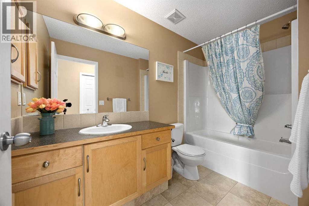133 Luxstone Way SW, Airdrie, Alberta  T4B 3C2 - Photo 24 - A2310612