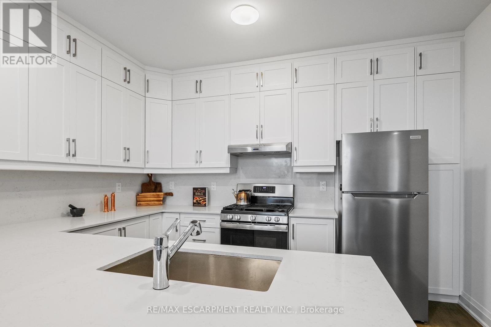 3384 Carter Common, Burlington, Ontario  L7M 3R9 - Photo 5 - W13146996