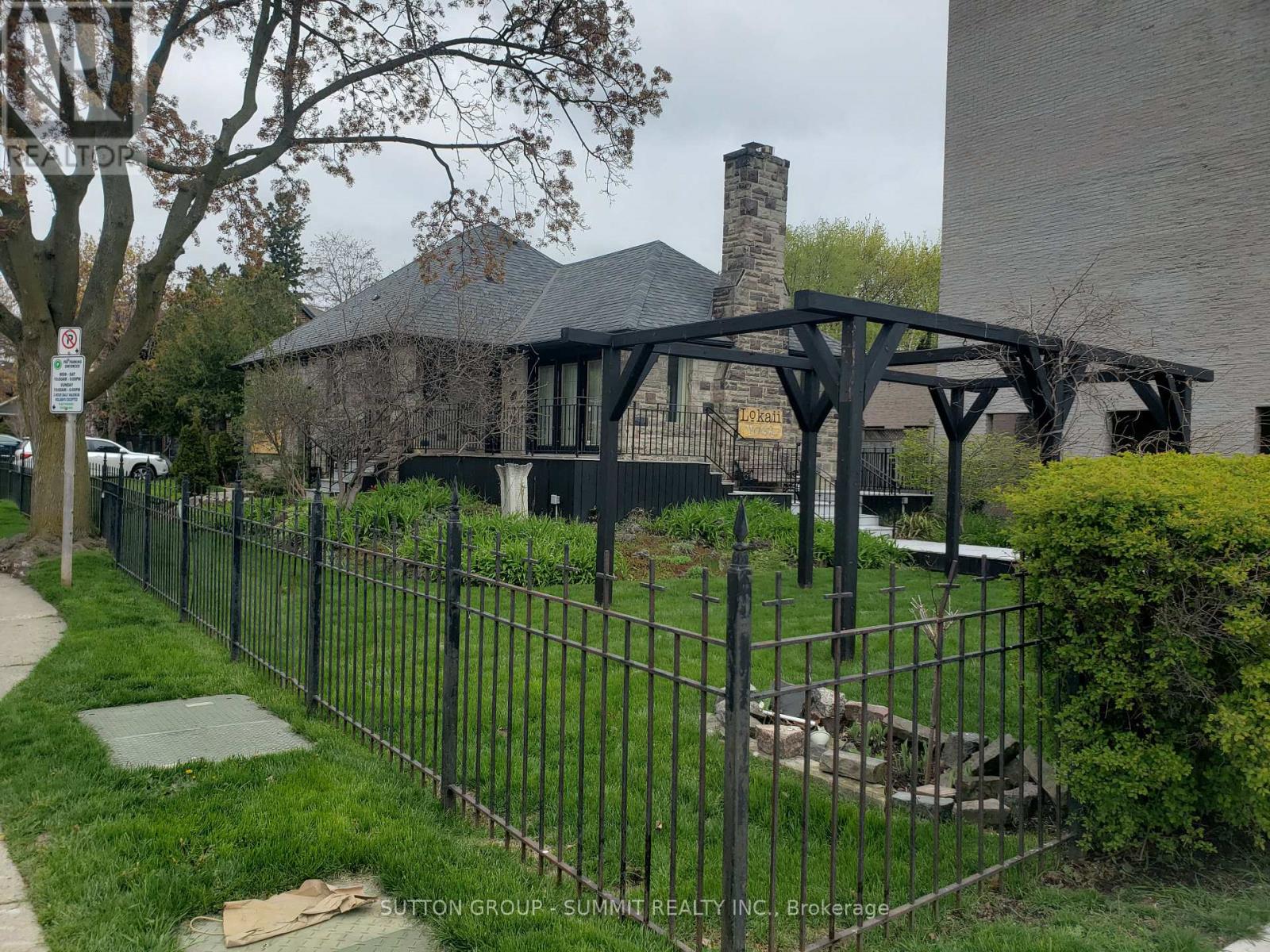 3 Brant Avenue, Mississauga, Ontario  L5G 3N9 - Photo 1 - W13147022