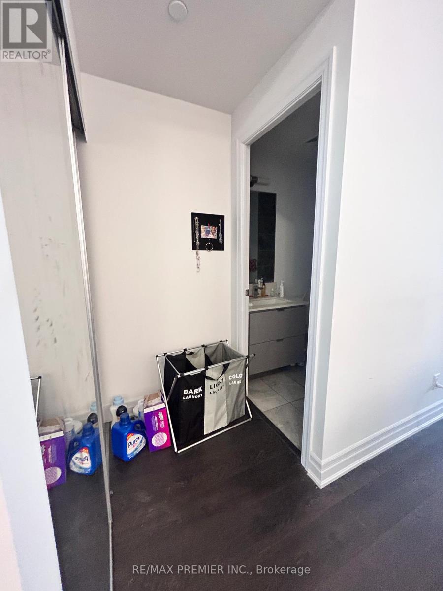 2109 - 30 Elm Drive W, Mississauga, Ontario  L5B 0N6 - Photo 9 - W13147072