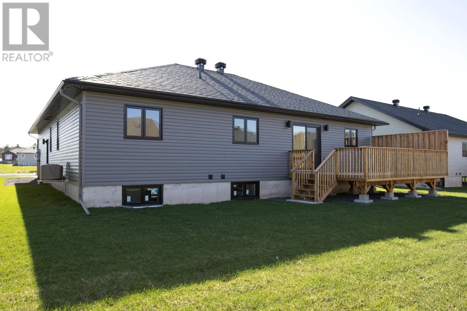 28 Noah Dr, Sault Ste. Marie, Ontario  P6C 6E6 - Photo 5 - SM261051
