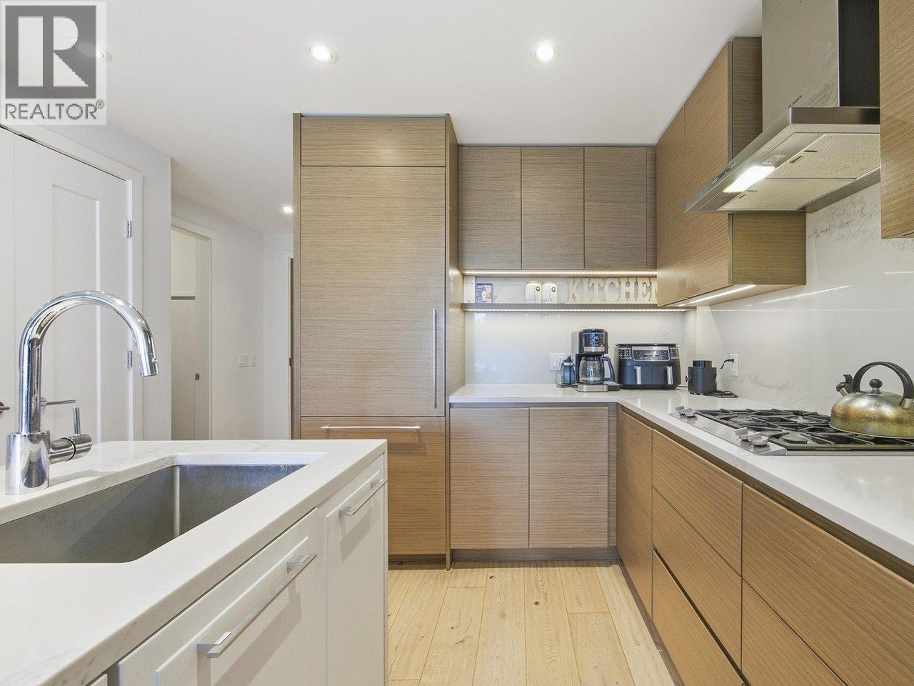 402 5693 Elizabeth Street, Vancouver, British Columbia  V5Y 3K1 - Photo 6 - R3125431