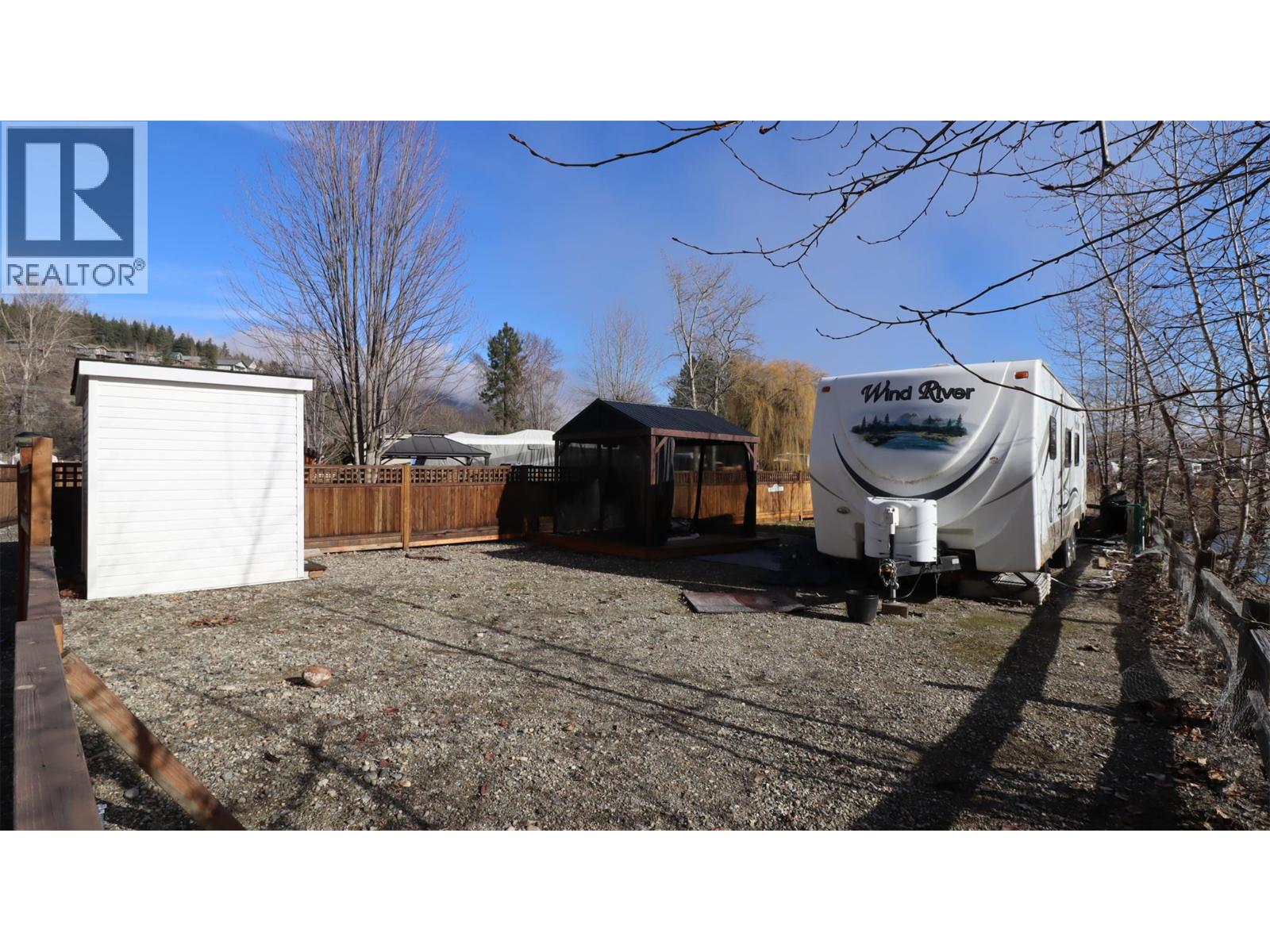 13 Marina Way, Lee Creek, British Columbia