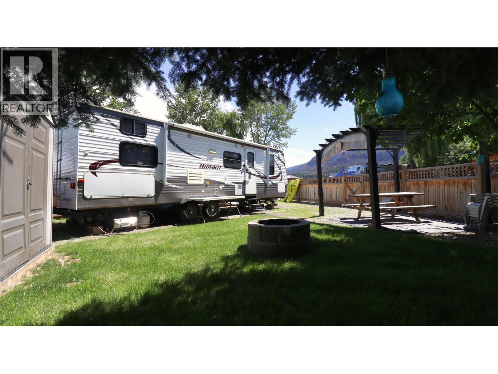 69 Cottonwood Drive, Lee Creek, British Columbia V0E 1M1 - Photo 5 - 10374835