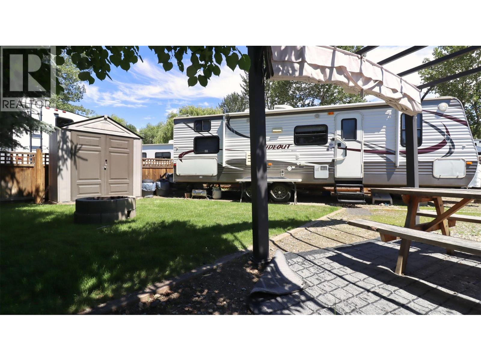 69 Cottonwood Drive, Lee Creek, British Columbia V0E 1M1 - Photo 6 - 10374835