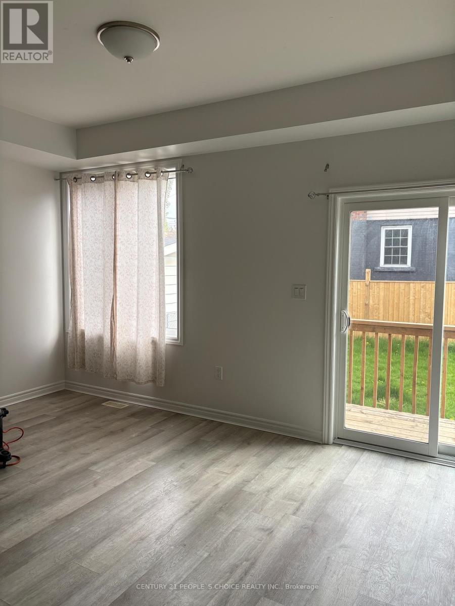 162 Glow Avenue, Hamilton, Ontario  L8H 3W2 - Photo 2 - X13138518