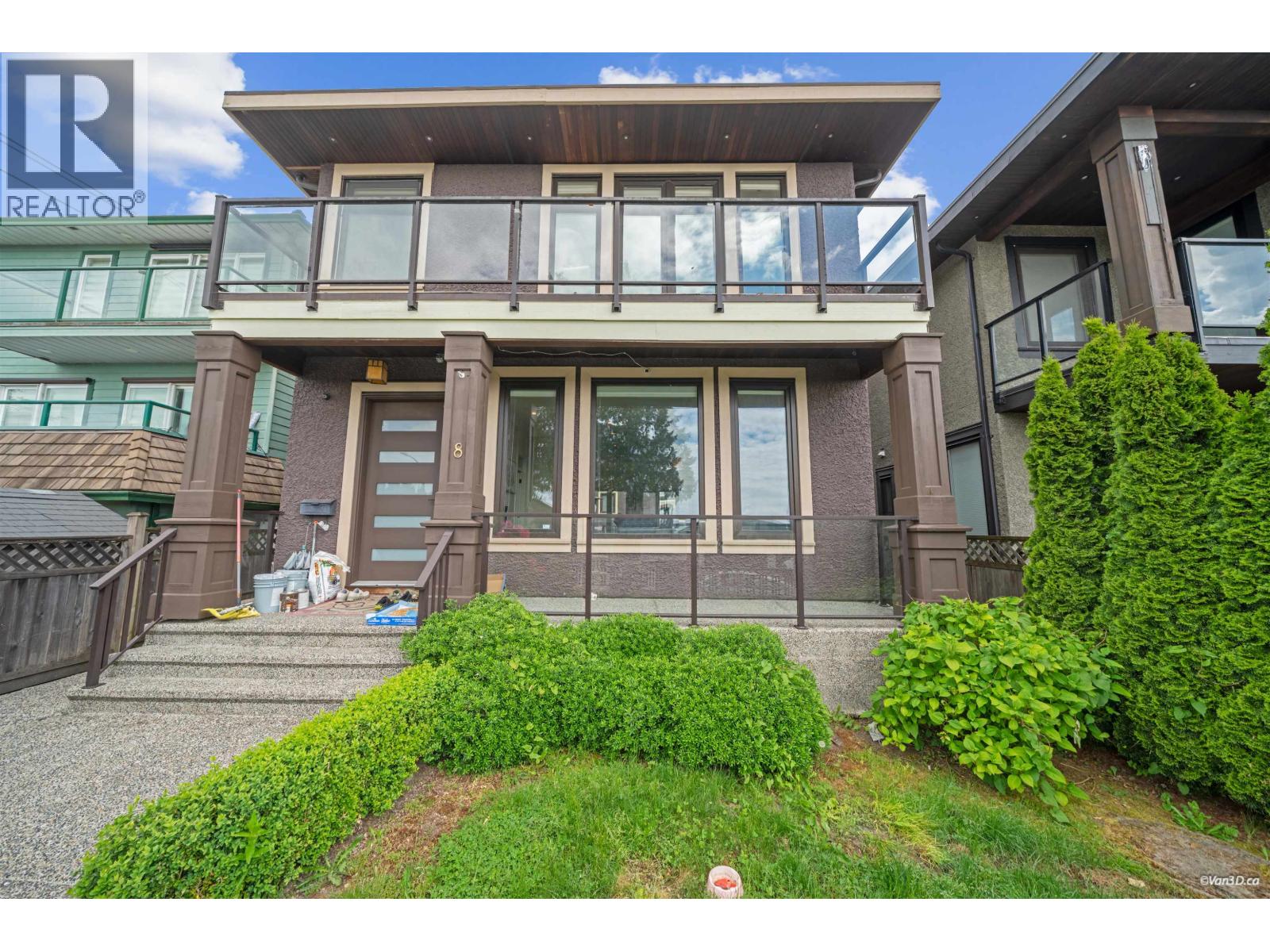 8 Glynde Avenue, Burnaby, British Columbia  V5B 3J2 - Photo 2 - R3125135
