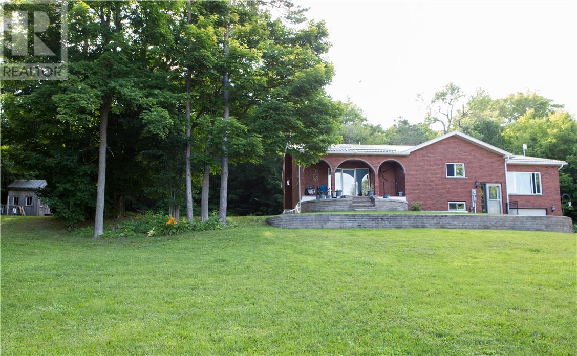 157 Emery Road, Gore Bay, Ontario  P0P 1H0 - Photo 5 - 2126837