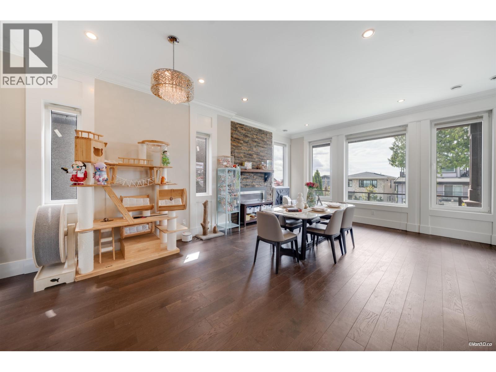 8 Glynde Avenue, Burnaby, British Columbia  V5B 3J2 - Photo 7 - R3125135