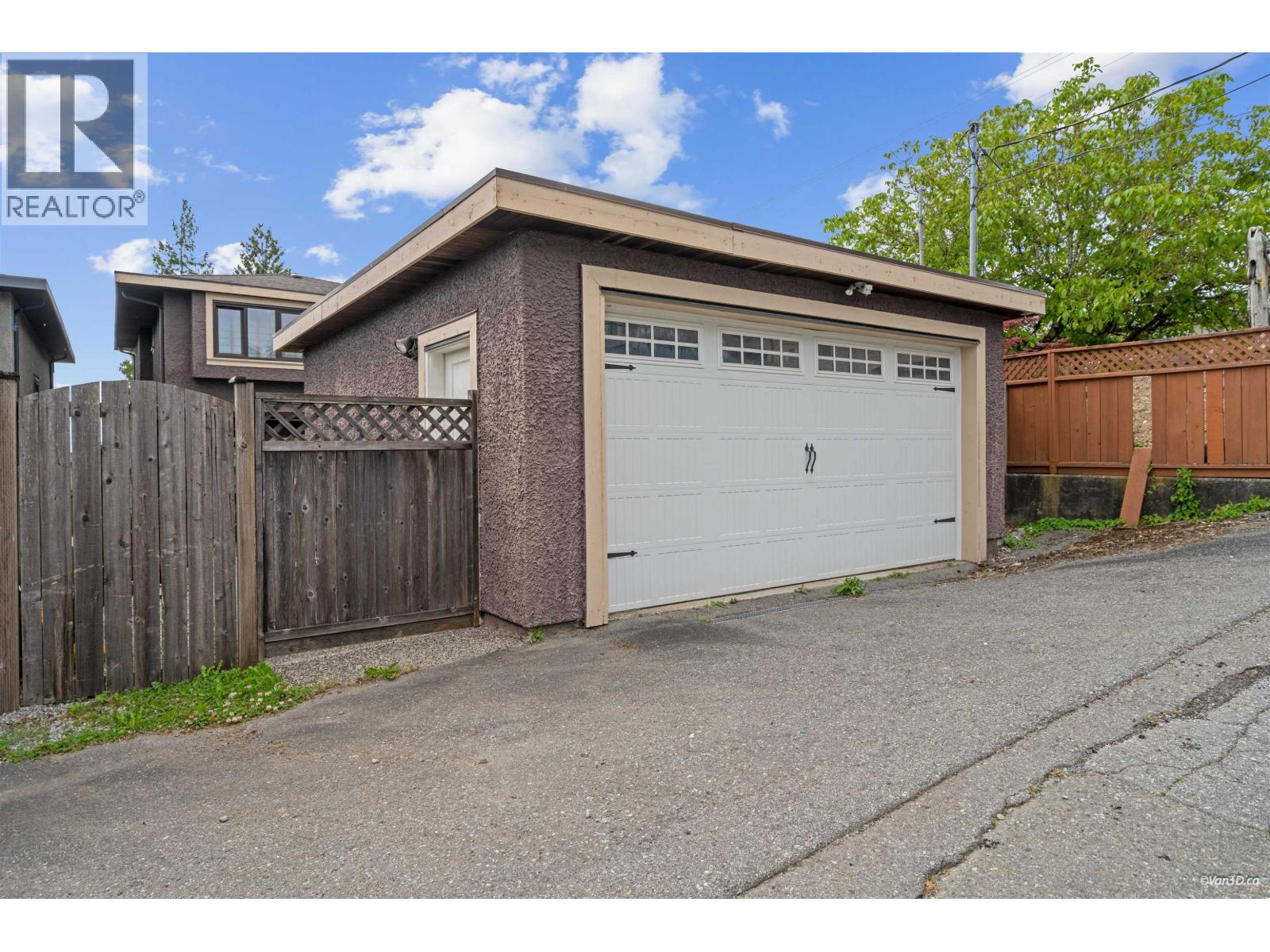 8 Glynde Avenue, Burnaby, British Columbia  V5B 3J2 - Photo 39 - R3125135