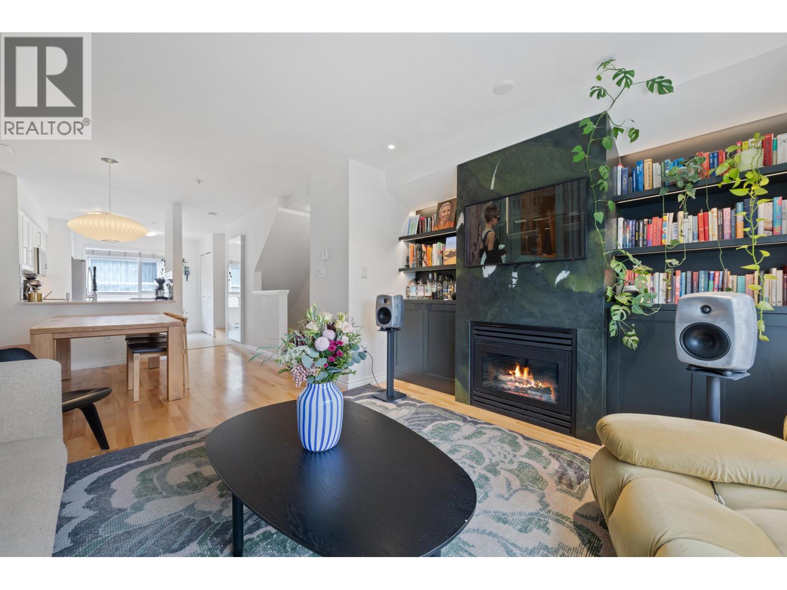 303 2688 Watson Street, Vancouver, British Columbia  V5T 4T6 - Photo 2 - R3125456