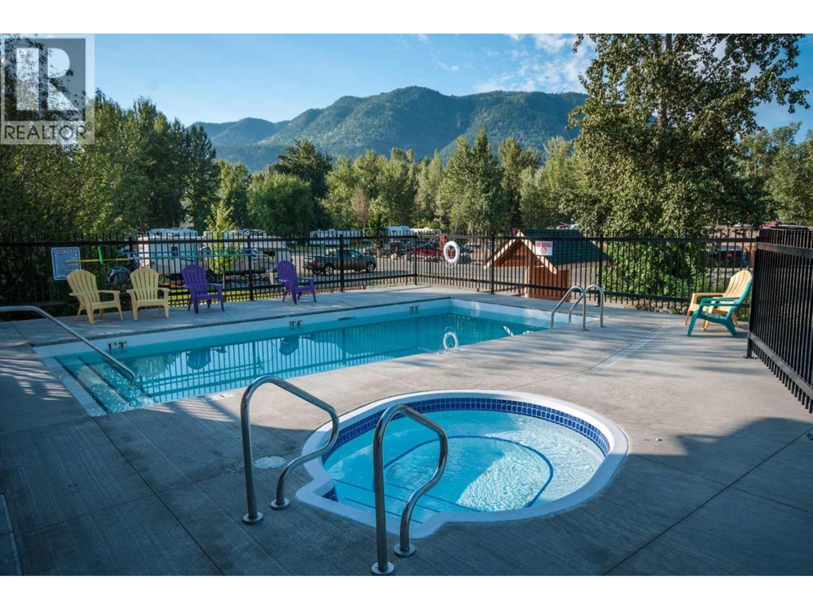 67 Cottonwood Drive, Lee Creek, British Columbia  V0E 1M4 - Photo 34 - 10374355