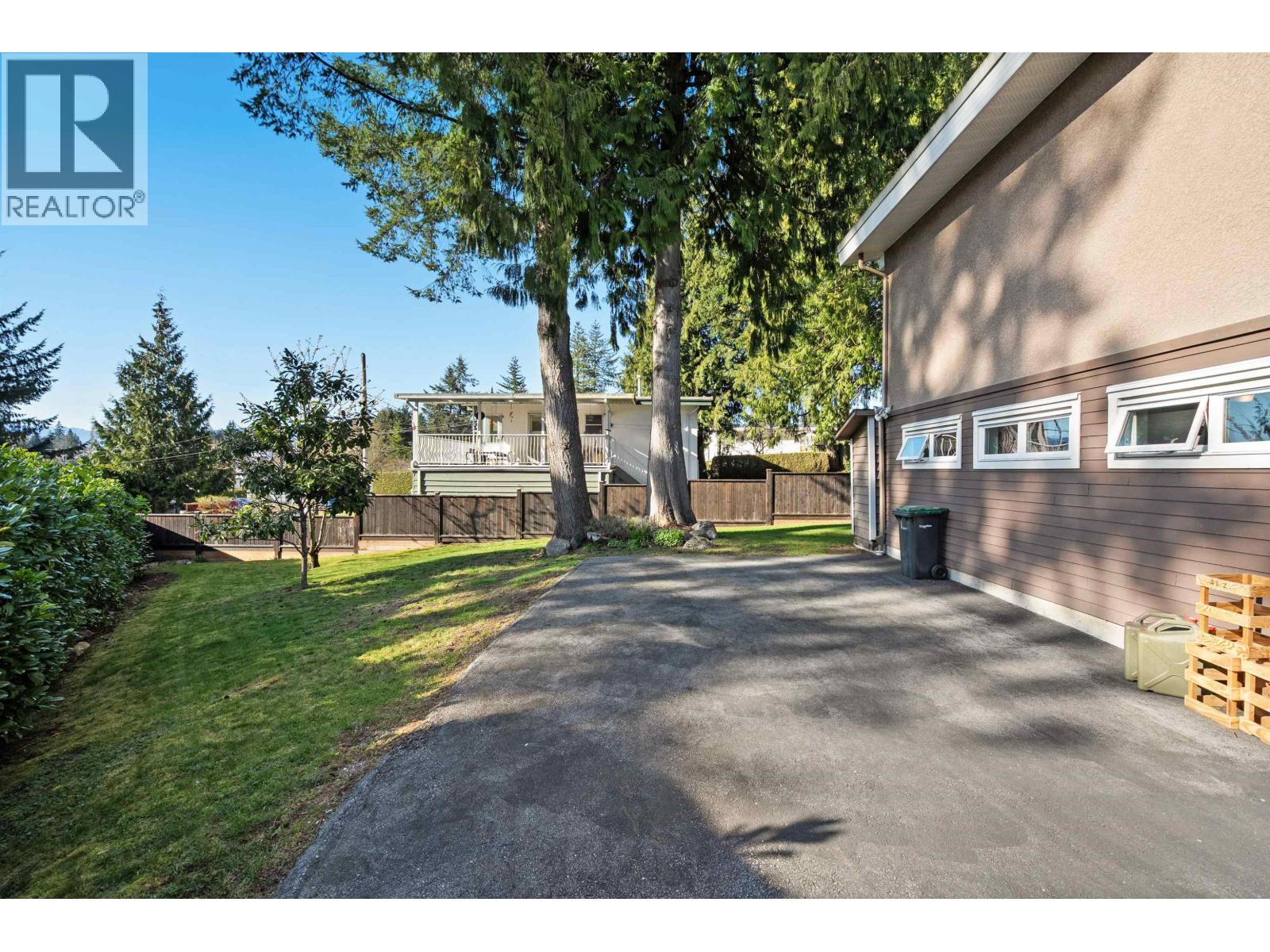 2039 Compton Court, Coquitlam, British Columbia  V3J 2K9 - Photo 26 - R3125457