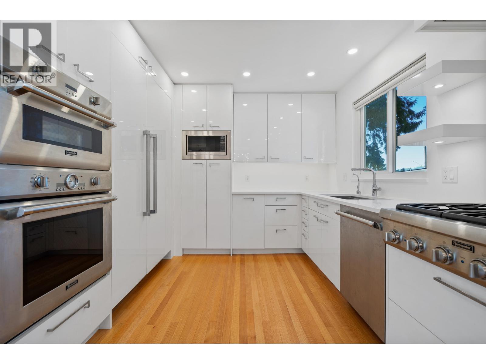 2039 Compton Court, Coquitlam, British Columbia  V3J 2K9 - Photo 6 - R3125457