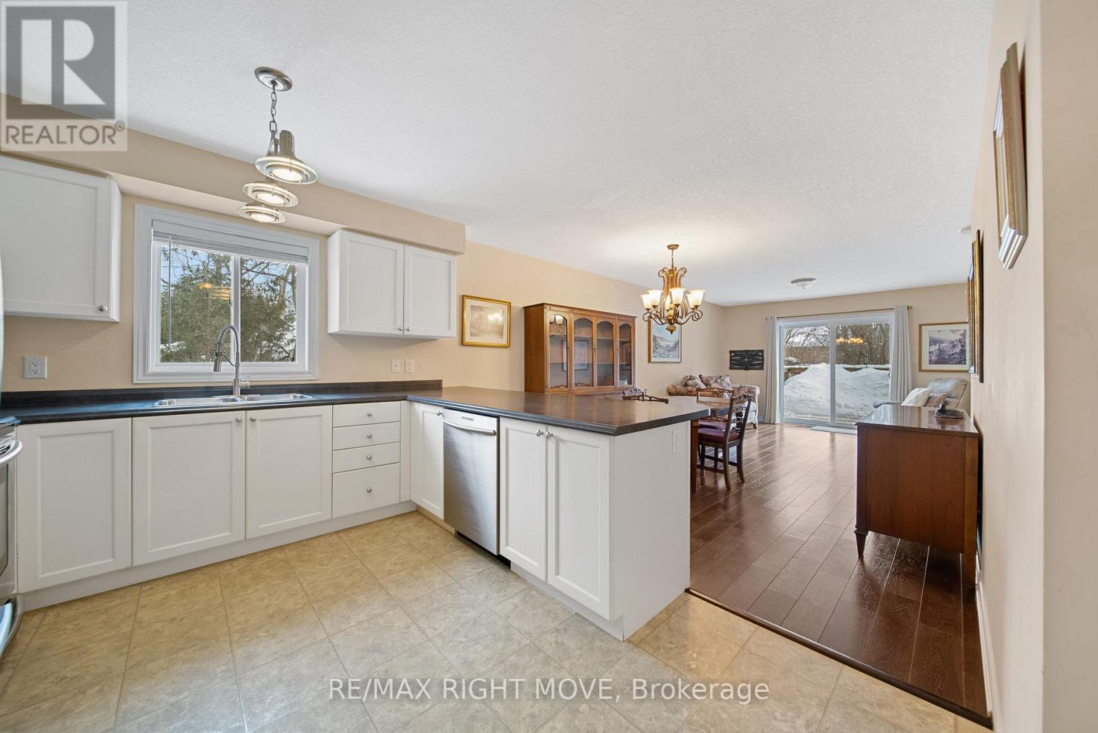 3 Taylor Drive, Orillia, Ontario  L3V 0C7 - Photo 9 - S12786194