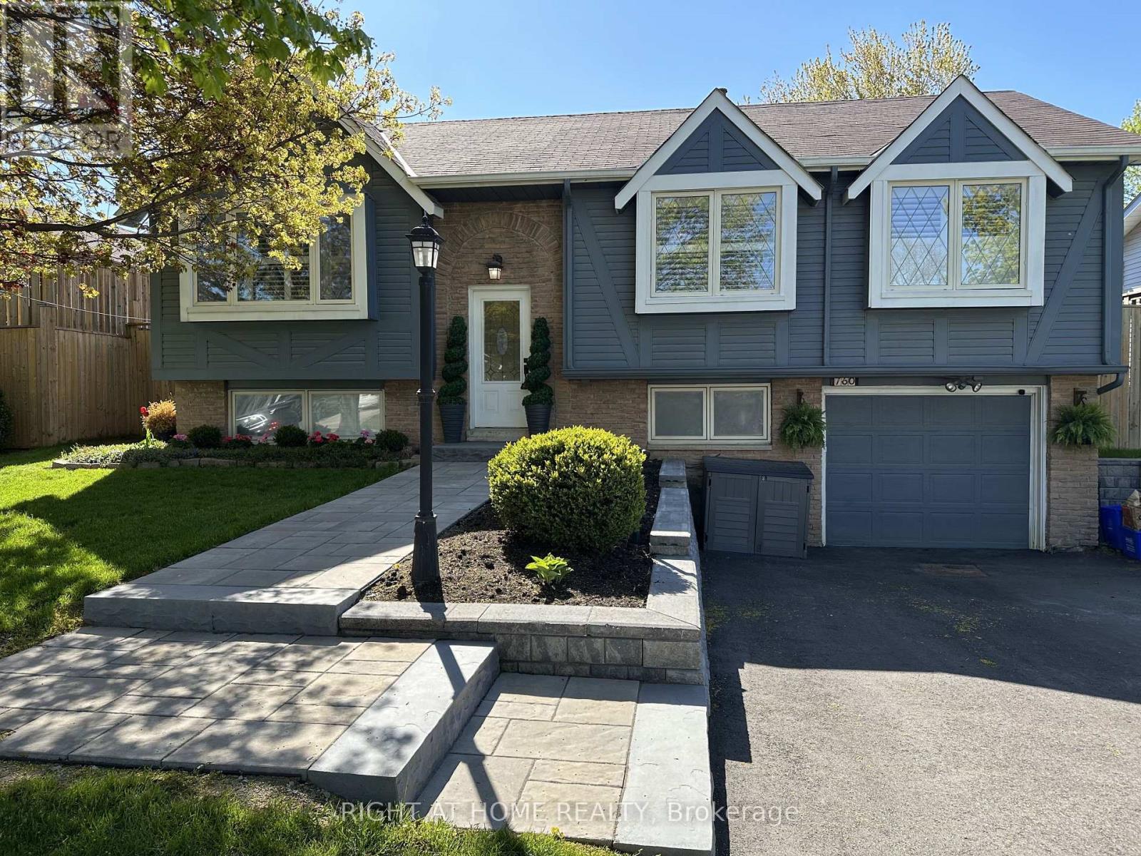 760 Willow Avenue, Milton, Ontario  L9T 3E6 - Photo 5 - W13125808