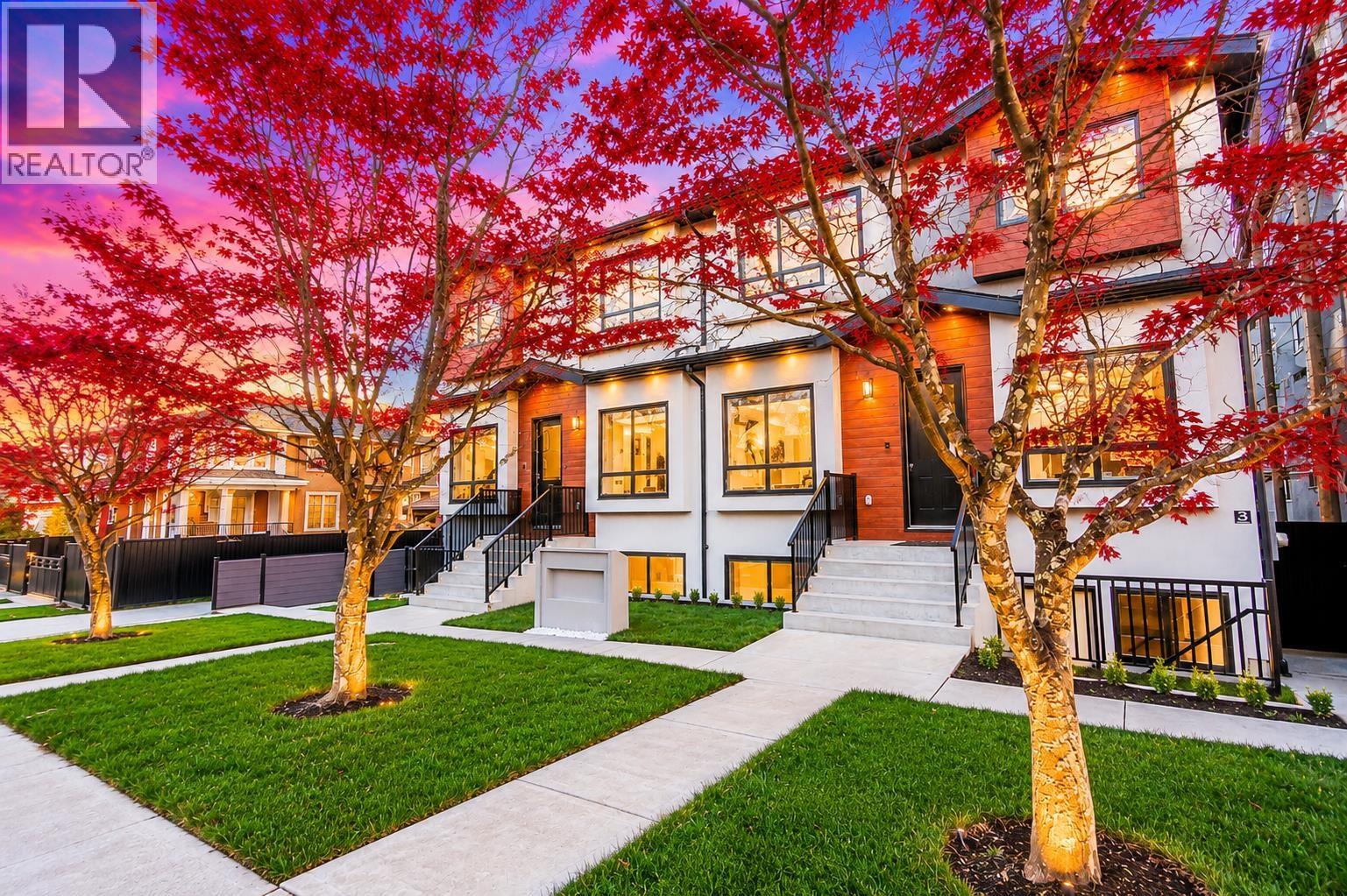 1 6692 NAPIER STREET, Burnaby, British Columbia