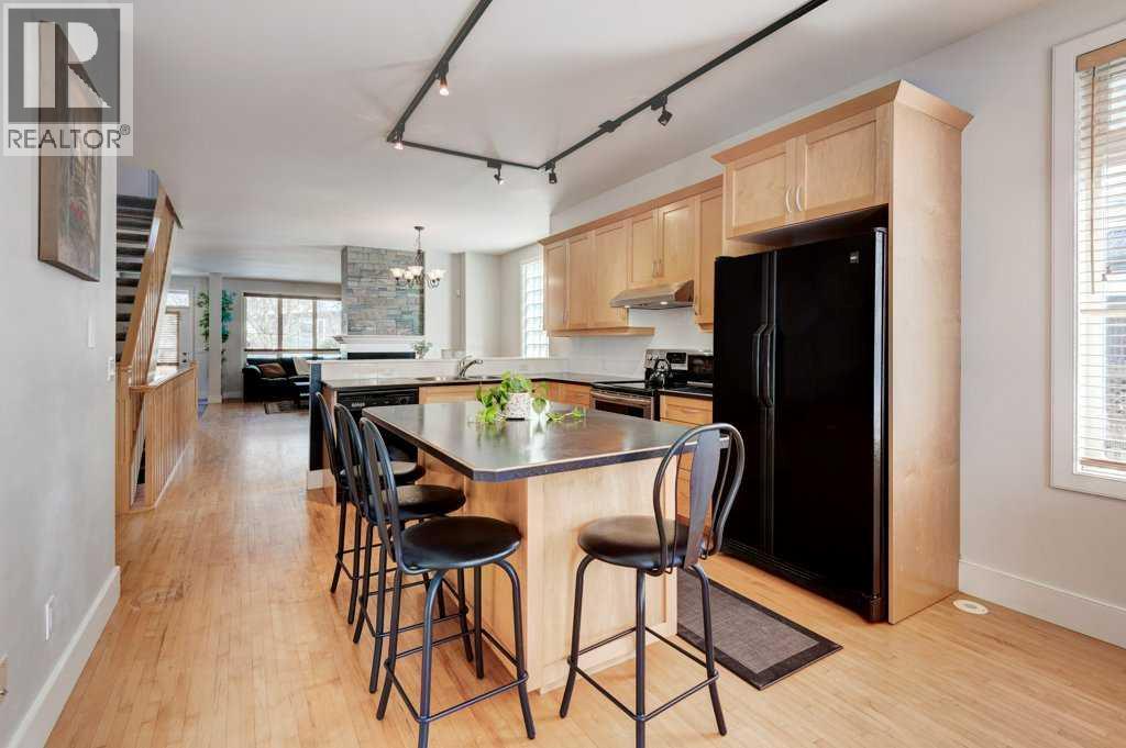 703 52 Avenue SW, Calgary, Alberta  T2V 0B6 - Photo 4 - A2312405
